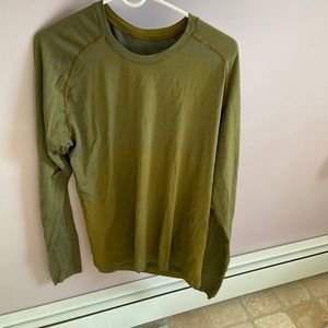 lululemon men’s shirt